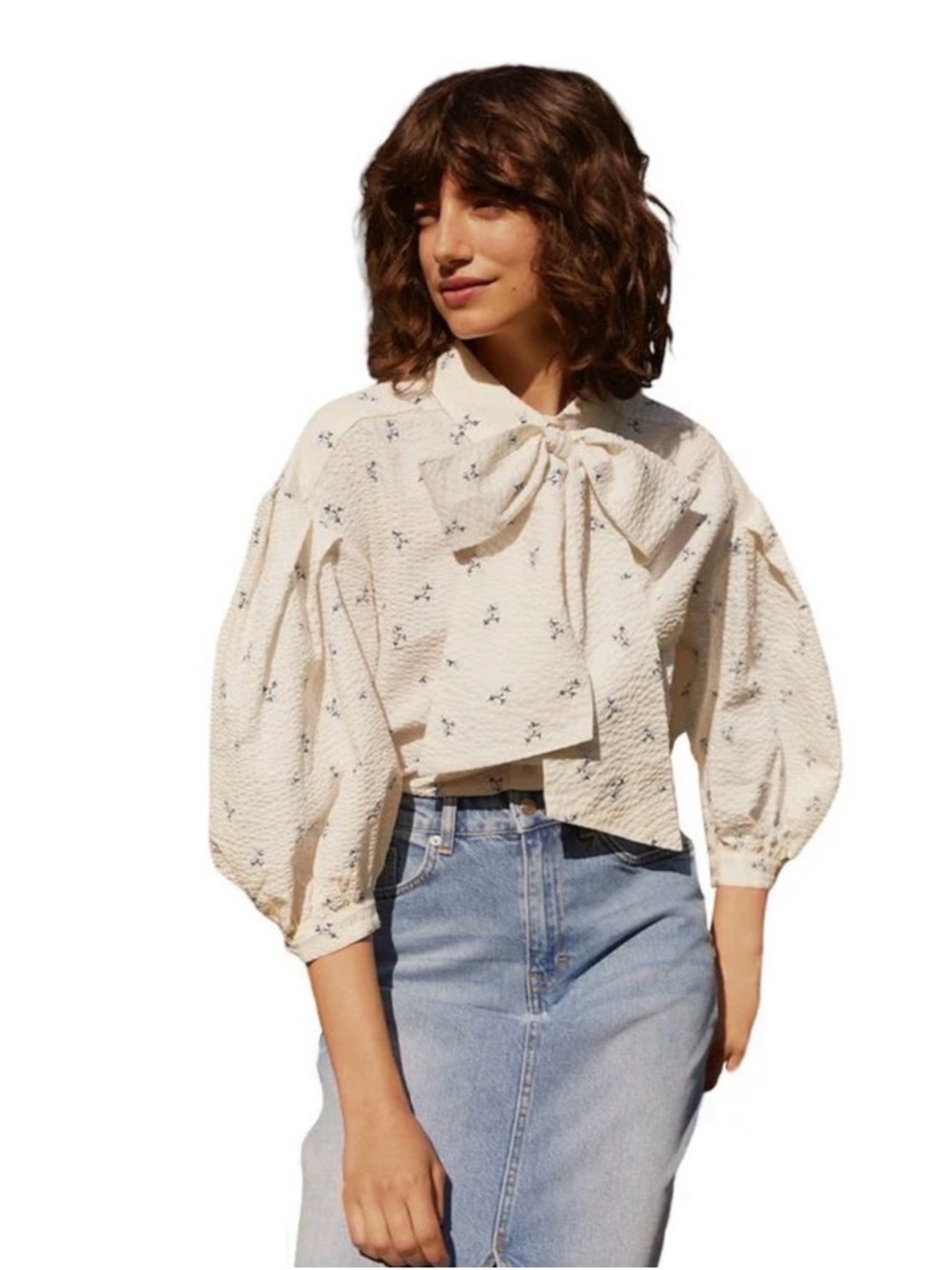 Tie-Neck Floral Puff Sleeve Blouse in Cream